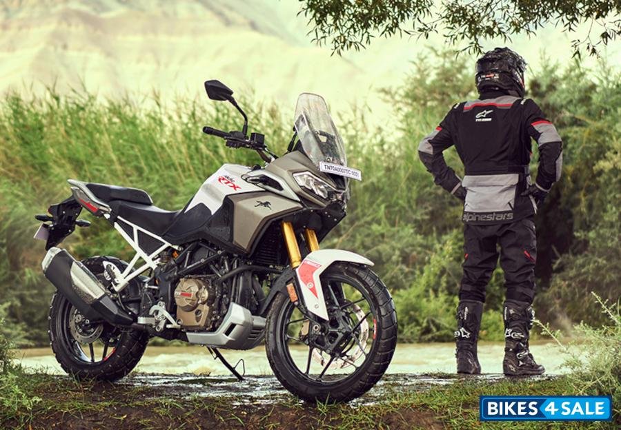 TVS Apache RTX 300 2025 Arrives — Mega Sale Buzz Among Sport Bike Buyers 2 RTX 300 in Riding Context