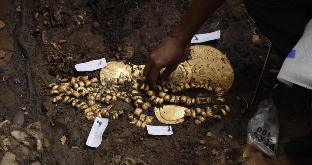 Elite Tomb with Gold Artifacts Discovered